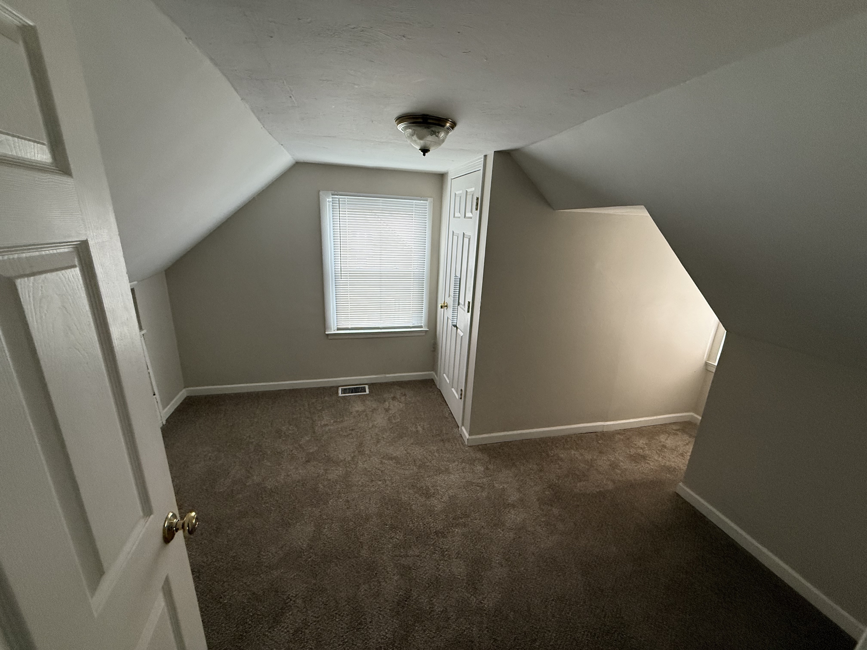 New Britain House: 117 Merigold Dr