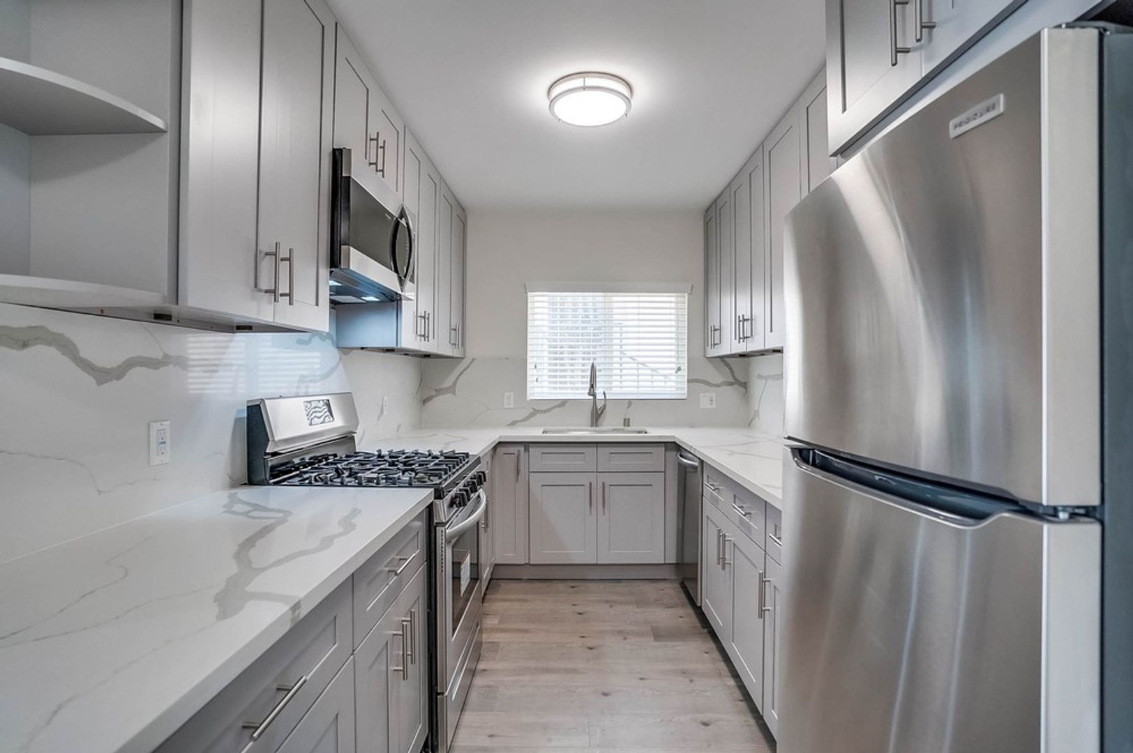 Los Angeles Condo: 4111 Somerset Dr