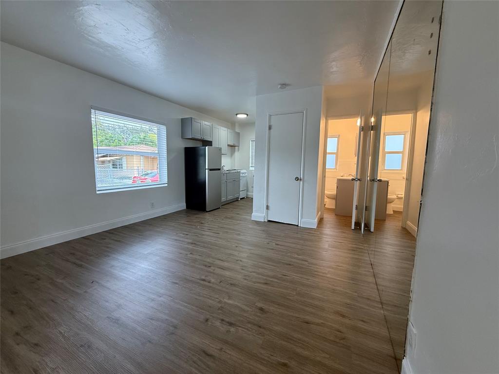 Hollywood Condo: 2037 Madison Street