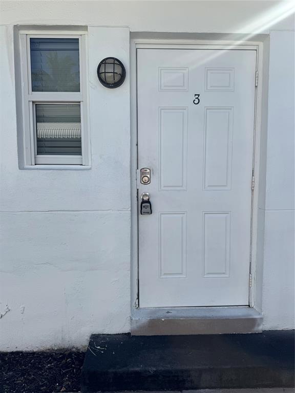 Hollywood Condo: 1941 Washington Street