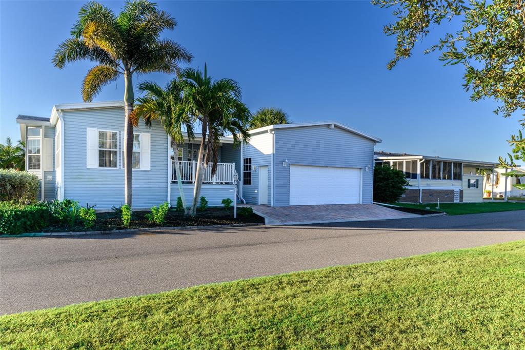 Punta Gorda Condo: 2 Emden Circle
