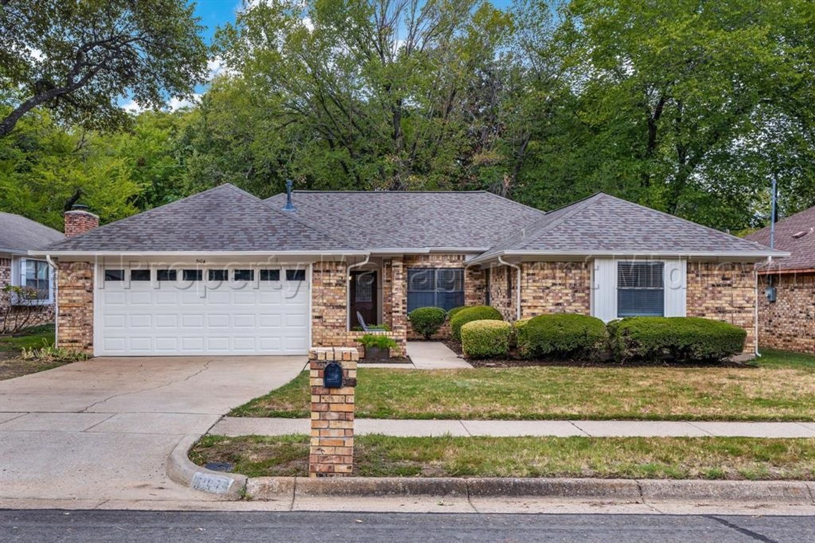 Arlington House: 5104 Andalusia Trl.