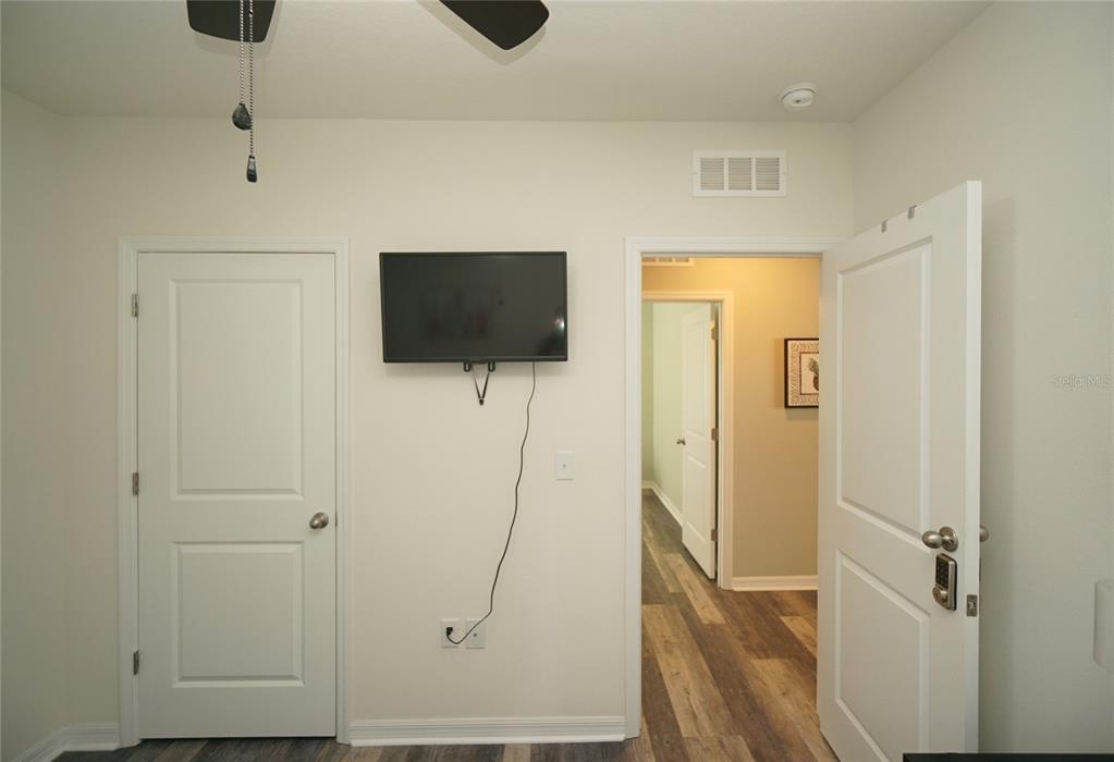 Riverview Condo: 11124 Leland Groves Drive