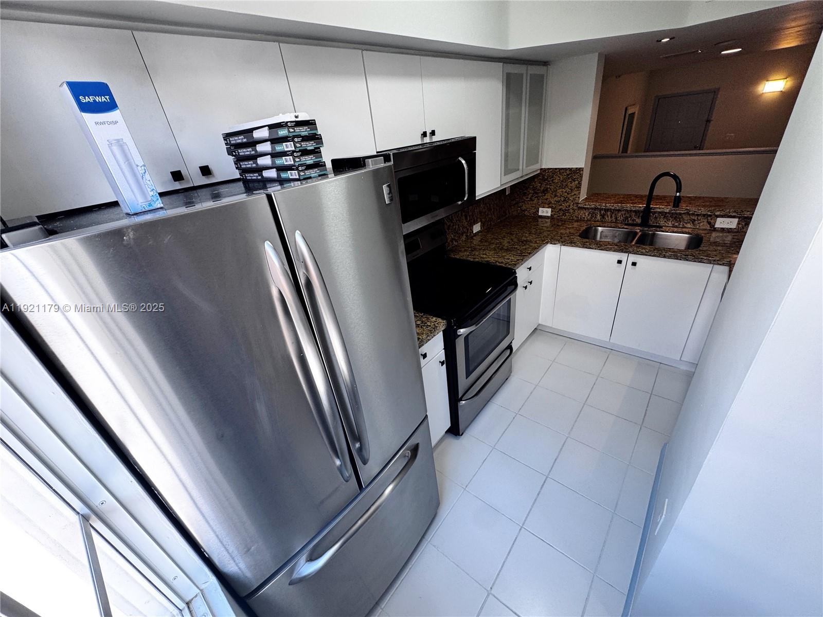 Aventura Condo: 2881 Northeast 185th Street