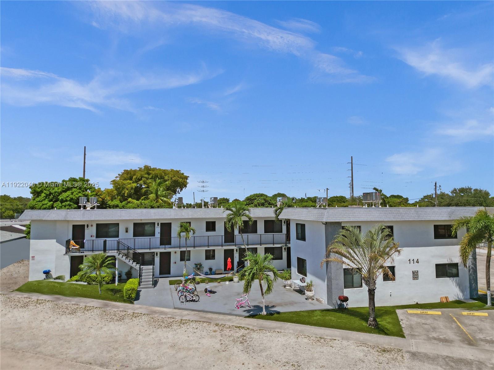 Hallandale Beach Condo: 114 Southeast 8th Street