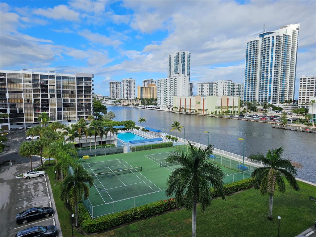 Hallandale Beach Condo: 400 Leslie Drive