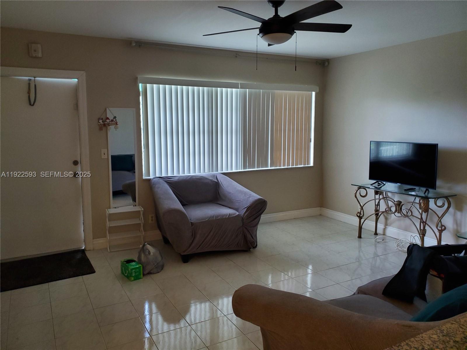 Hallandale Beach Condo: 1450 Atlantic Shores Boulevard