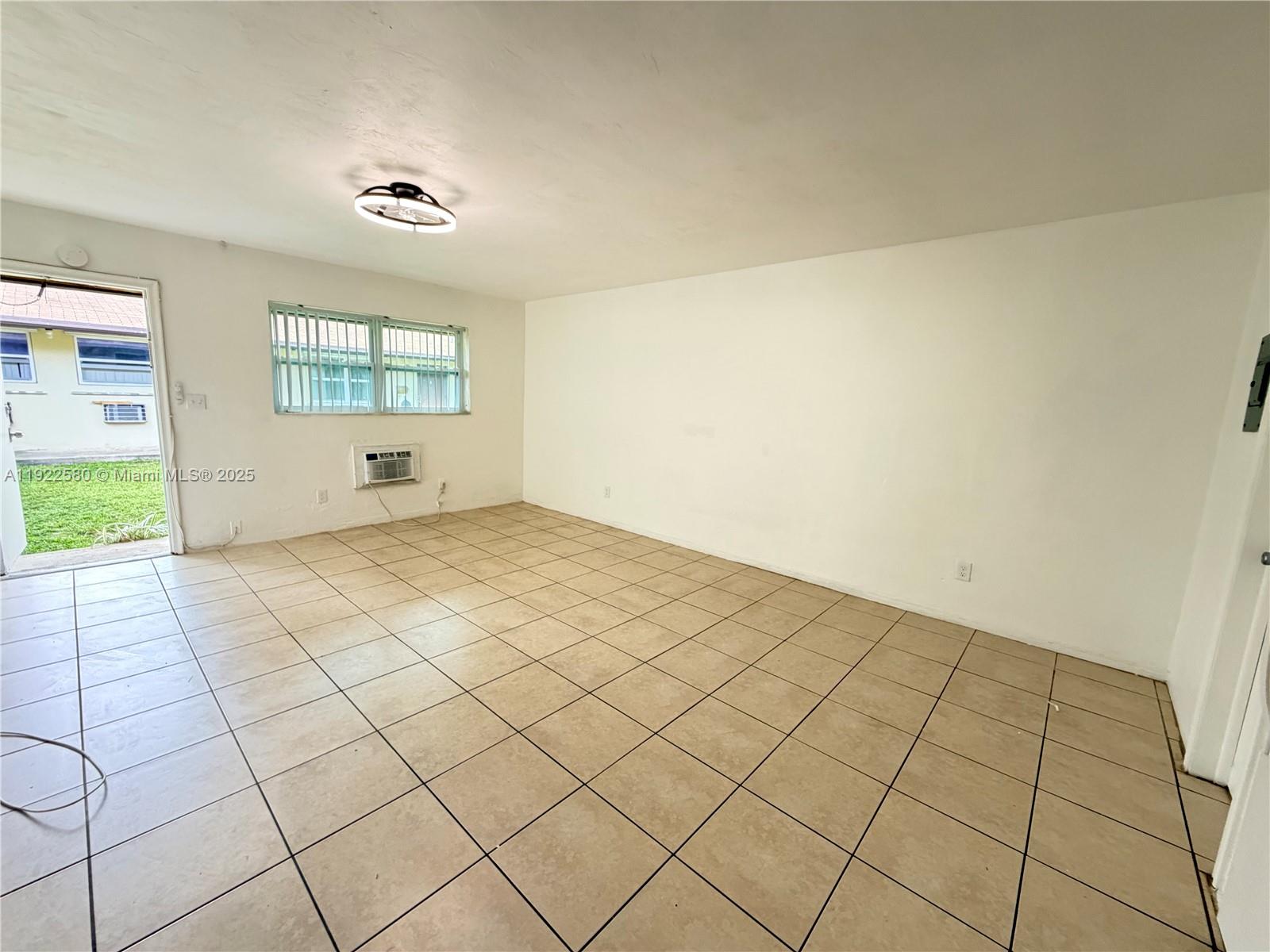 Hallandale Beach Condo: 717 Northeast 1st Street