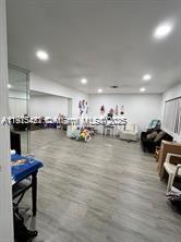 Hollywood Condo: 220 North 66th Avenue