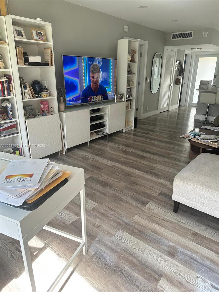 Hallandale Beach Condo: 1350 Atlantic Shores Boulevard