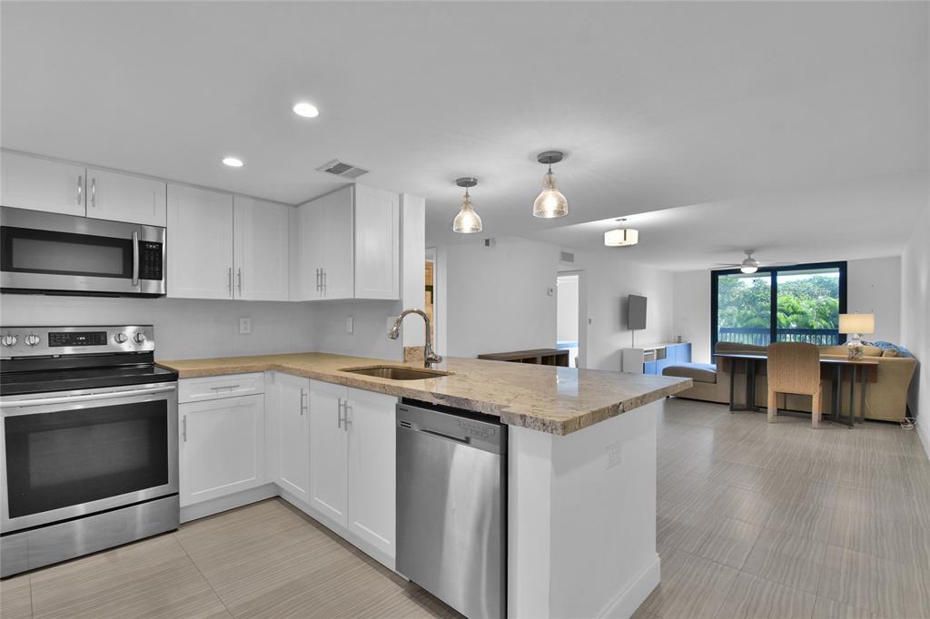 Hollywood Condo: 4201 North Ocean Drive