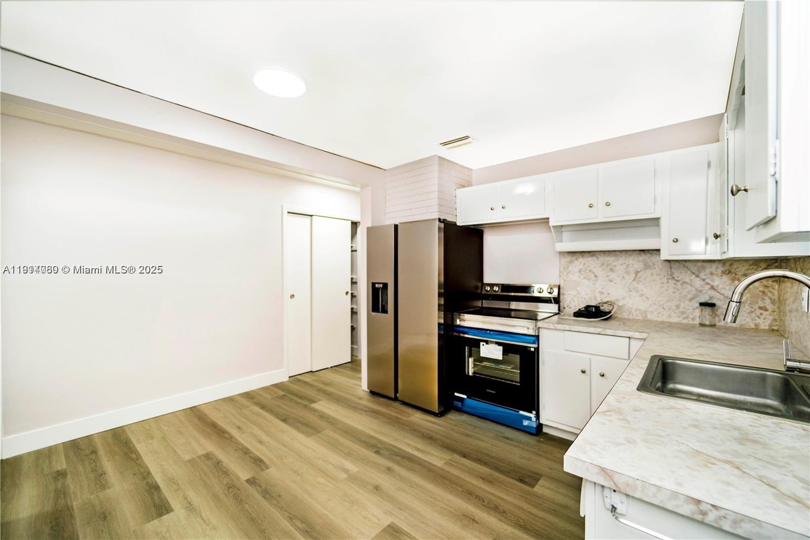 Hollywood Condo: 6620 Charleston Street