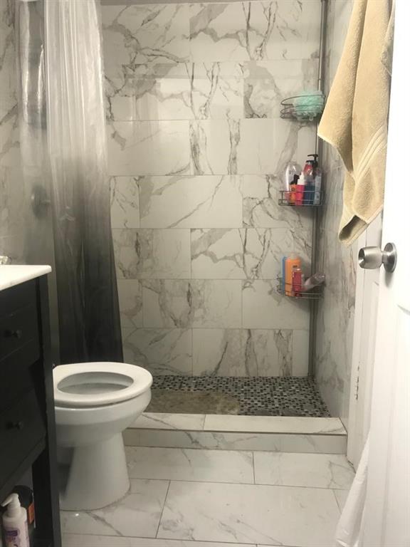 Hollywood Condo: 2417 Hayes Street