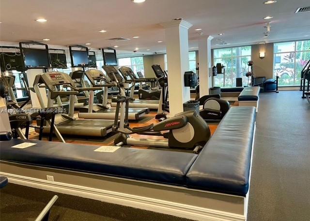 Hollywood Condo: 1919 Van Buren Street