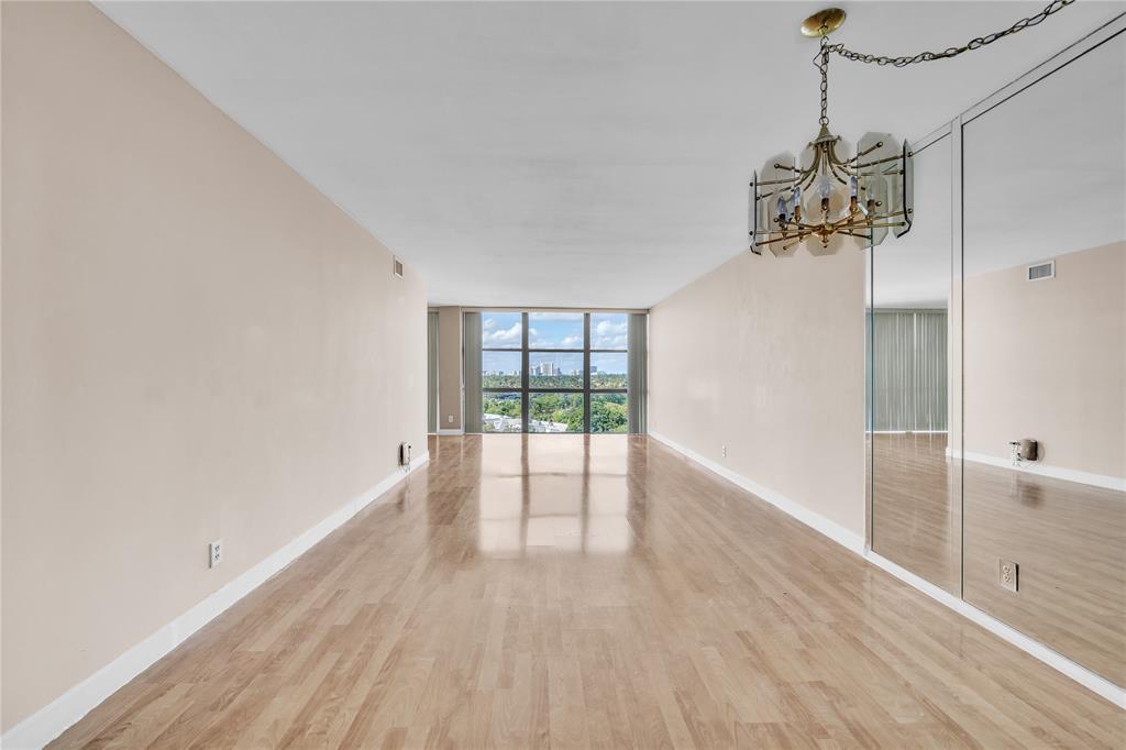 Hallandale Beach Condo: 1000 Parkview Drive