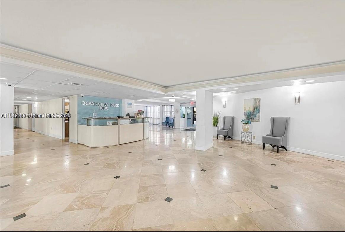 Hallandale Beach Condo: 1000 Parkview Drive