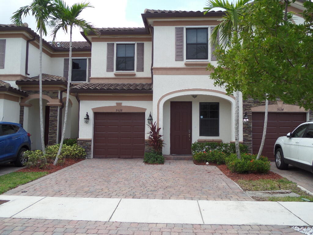 Hialeah Condo: 9328 West 33rd Way