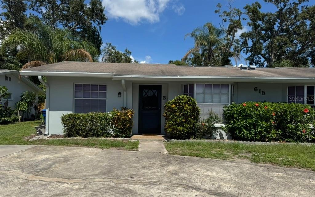 Largo Condo: 615 Heritage Lane