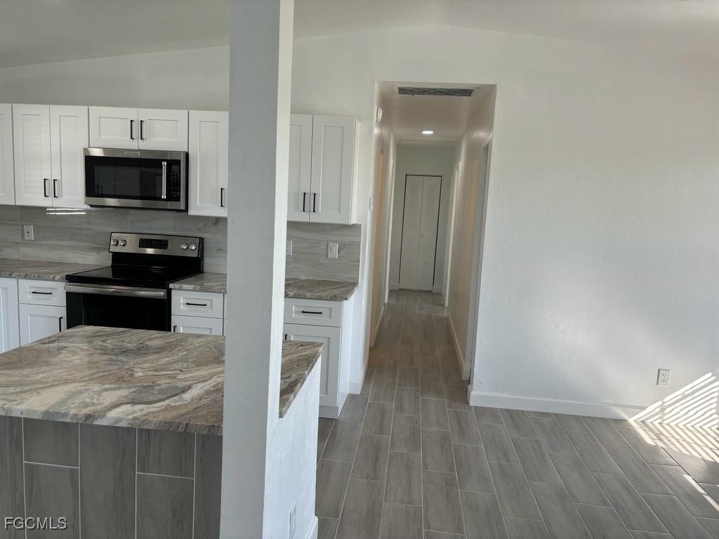 Cape Coral Condo: 305 Northeast 23rd Street