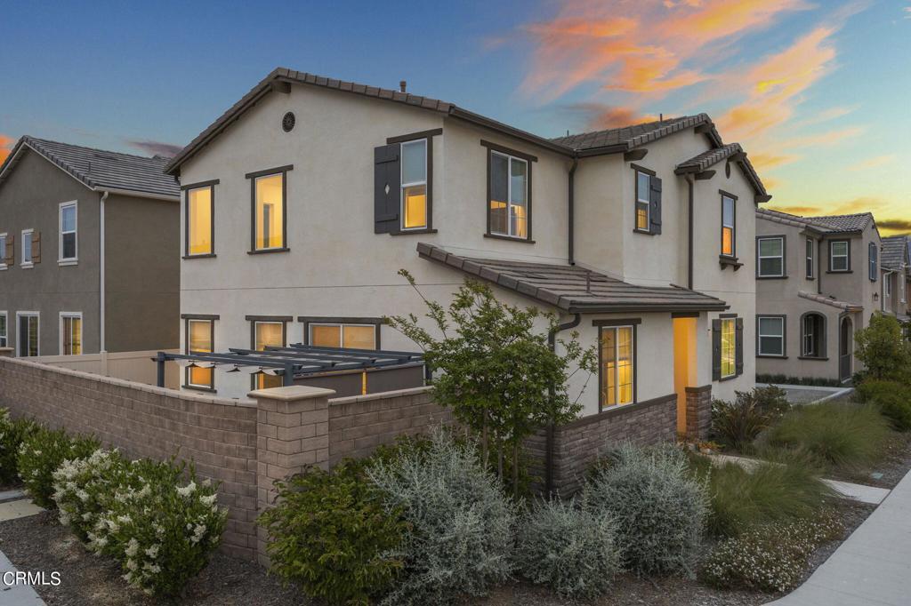 Santa Paula Condo: 553 Limoneira Lane