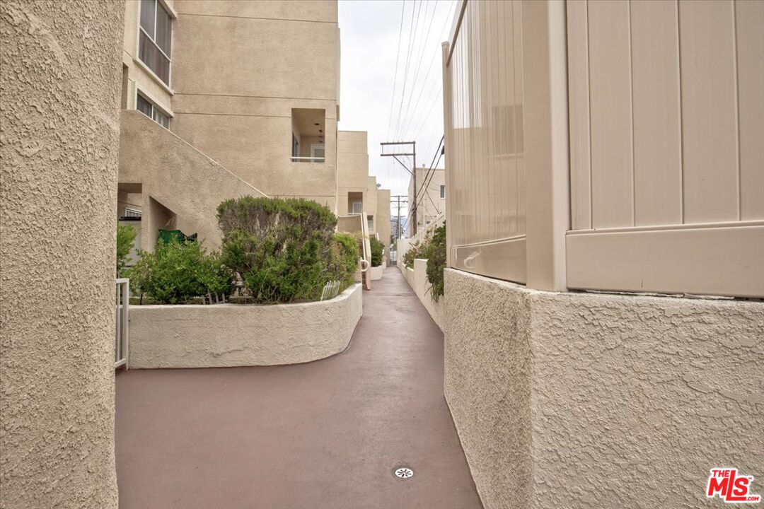 Glendale Condo: 108 West Maple Street