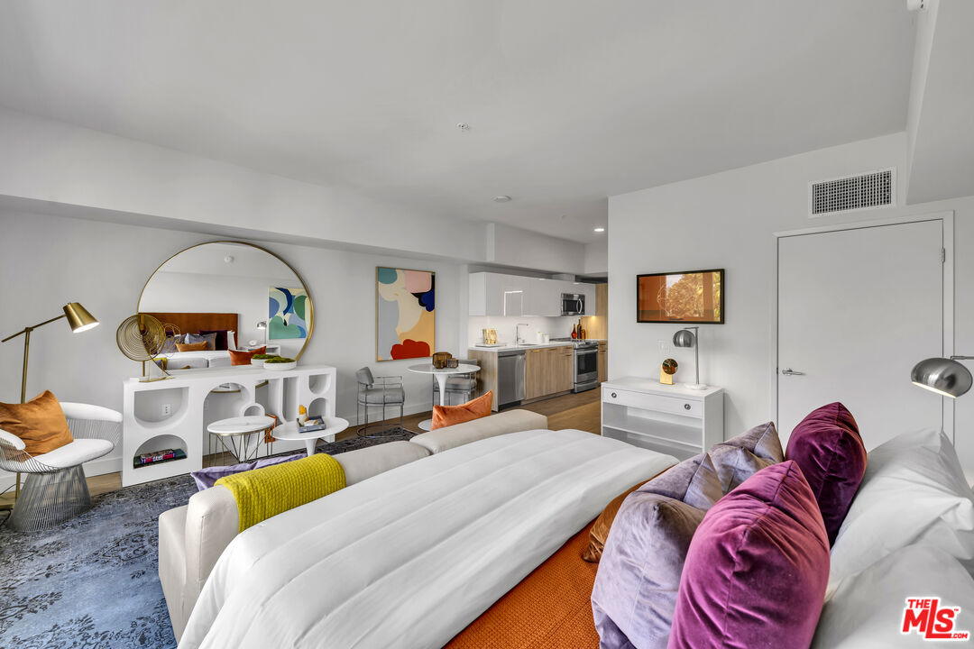 Los Angeles Condo: 2801 Sunset Place