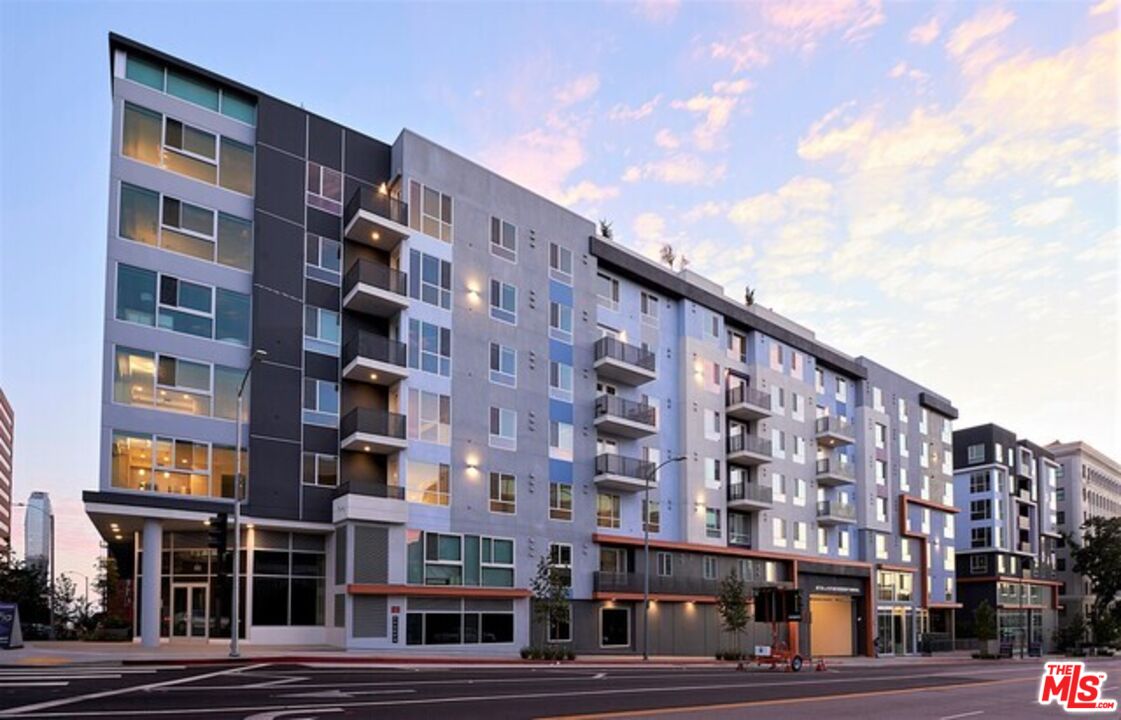 Los Angeles Condo: 1120 West 6th Street