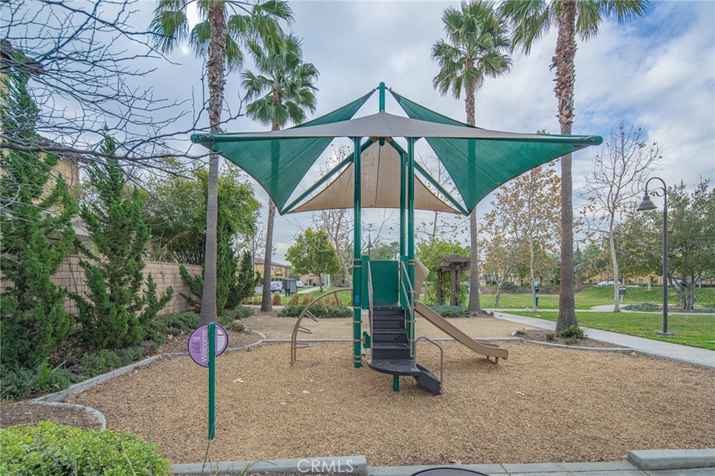 Ontario Condo: 3076 Via Rosso Street