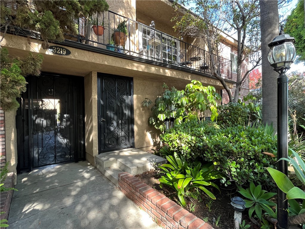 Santa Monica Condo: 3219 Colorado Avenue