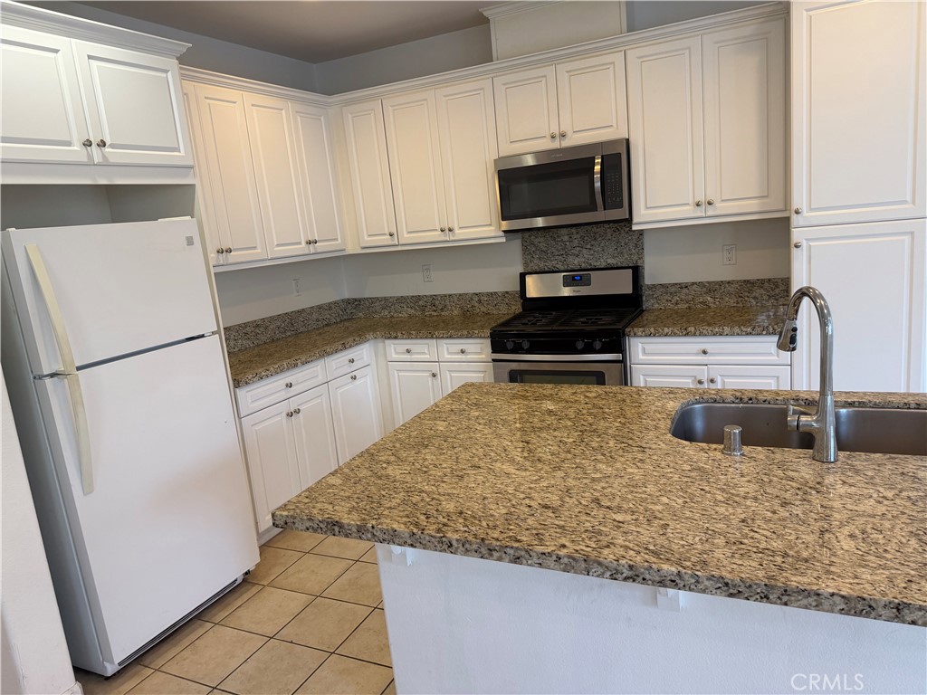 Ontario Condo: 3010 East Via Fiano