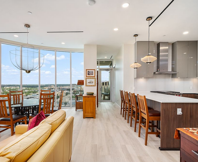 San Antonio Condo: 123 Lexington