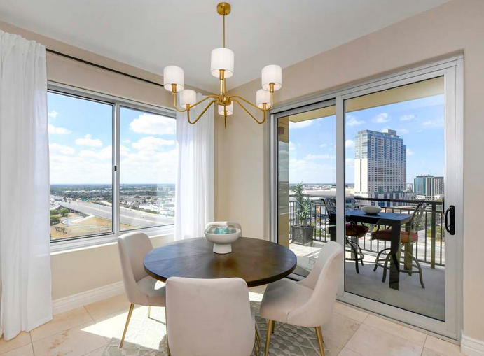 San Antonio Condo: 215 Center St
