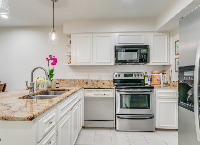 San Antonio Condo: 201 Ellwood