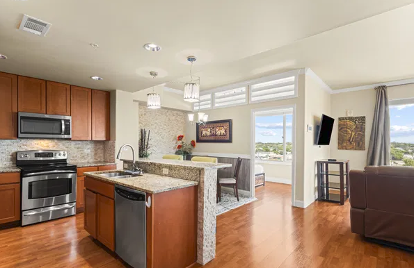 San Antonio Condo: 215 Center St