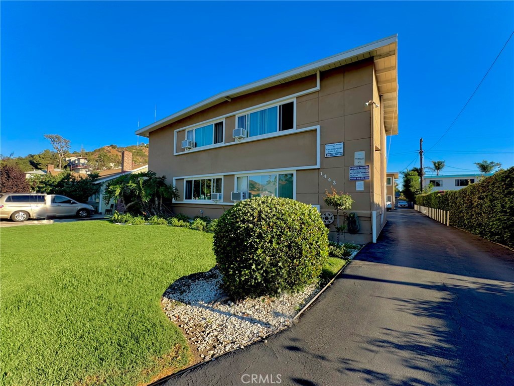 Glendale Condo: 1442 East Maple Street