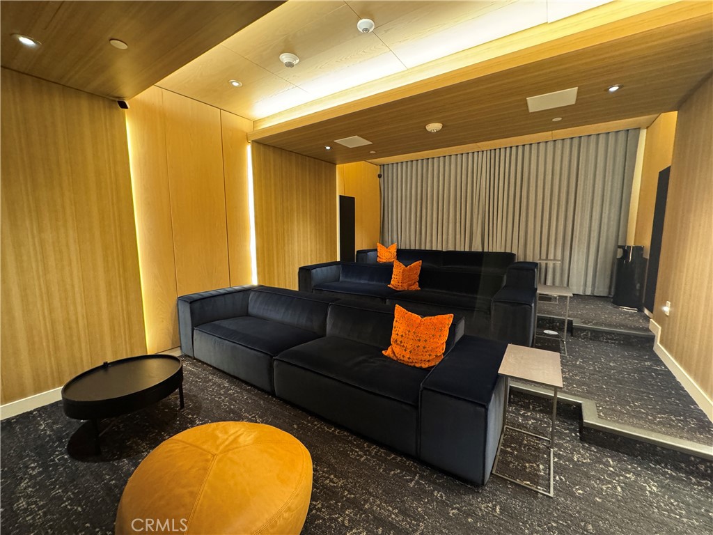 Los Angeles Condo: 400 South Broadway