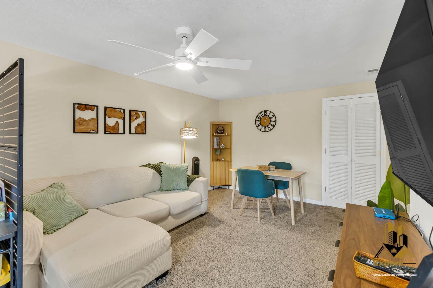 Sacramento Condo: 903 Fulton Avenue