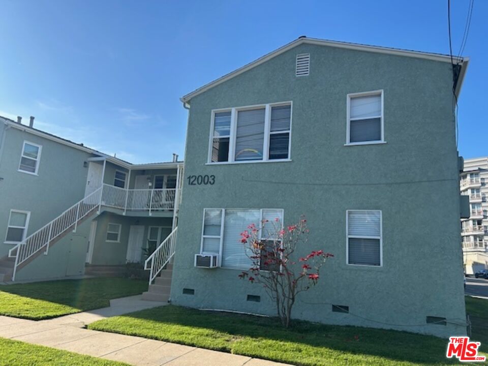 Los Angeles Condo: 12003 Louise Avenue