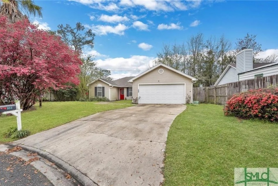 Brunswick House: 102 Adams Ct