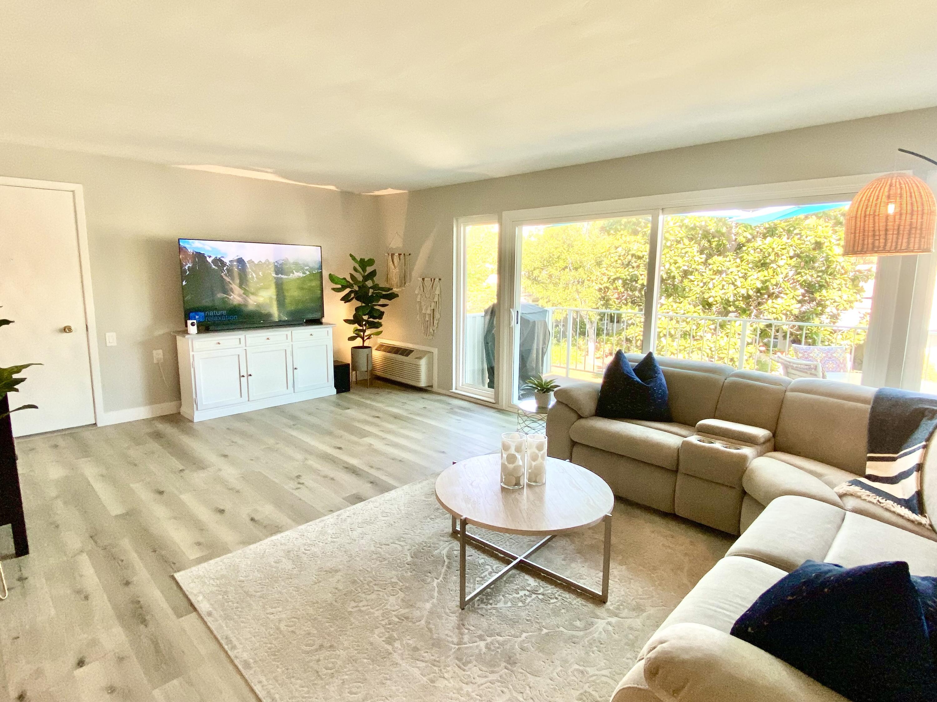 Laguna Woods Condo: 560 Avenida Sevilla