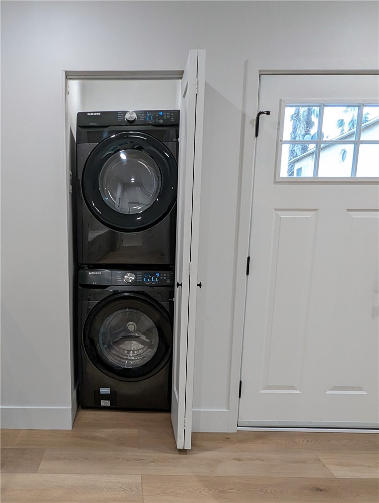 Los Angeles Condo: 6105 South Hobart Boulevard