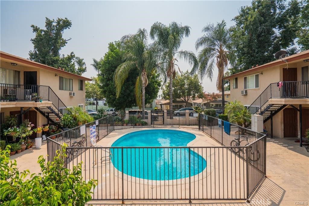 Montclair Condo: 4830 Canoga Street