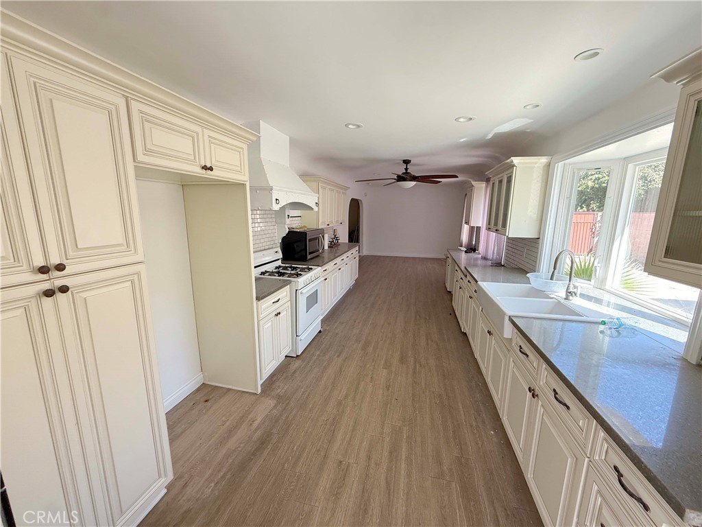 Sylmar Condo: 13474 Hubbard Street