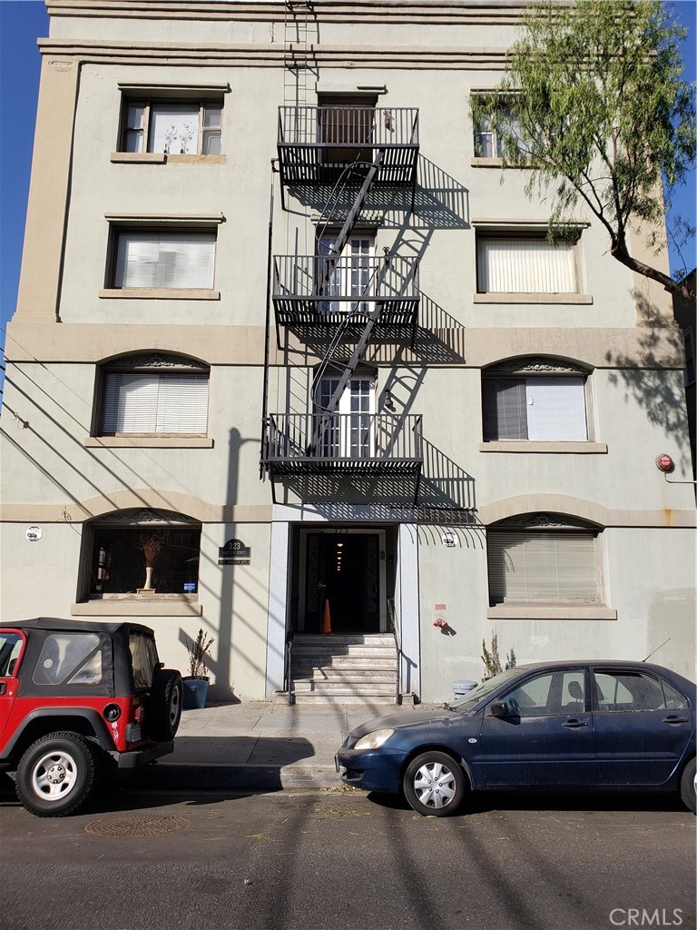 Long Beach Condo: 323 West 4th Street