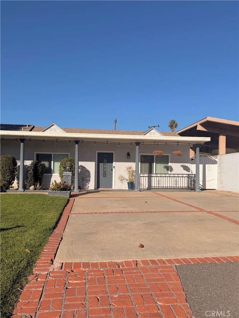 Tustin Condo: 18631 Warren Avenue