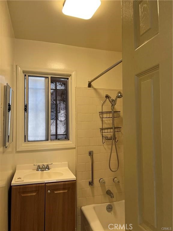 Los Angeles Condo: 8813 South Hoover Street