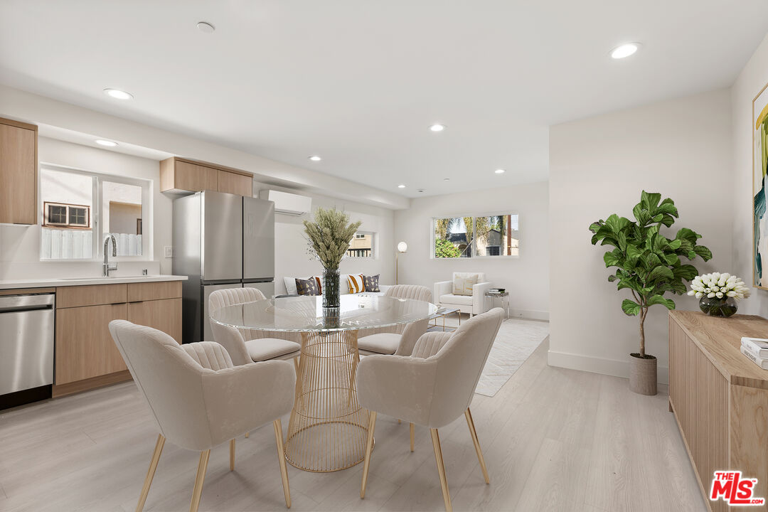 North Hollywood Condo: 6943 Simpson Avenue