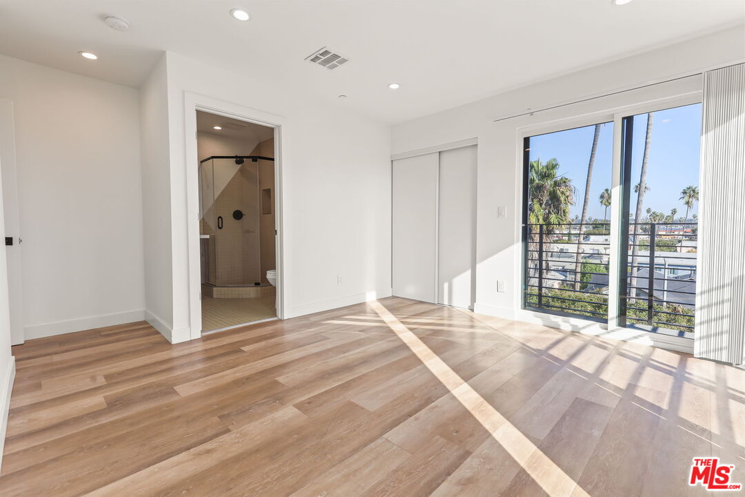 Los Angeles Condo: 803 North Harvard Boulevard