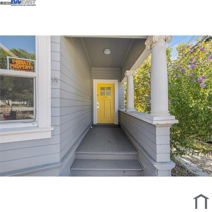 Oakland Condo: 191 West MacArthur Boulevard
