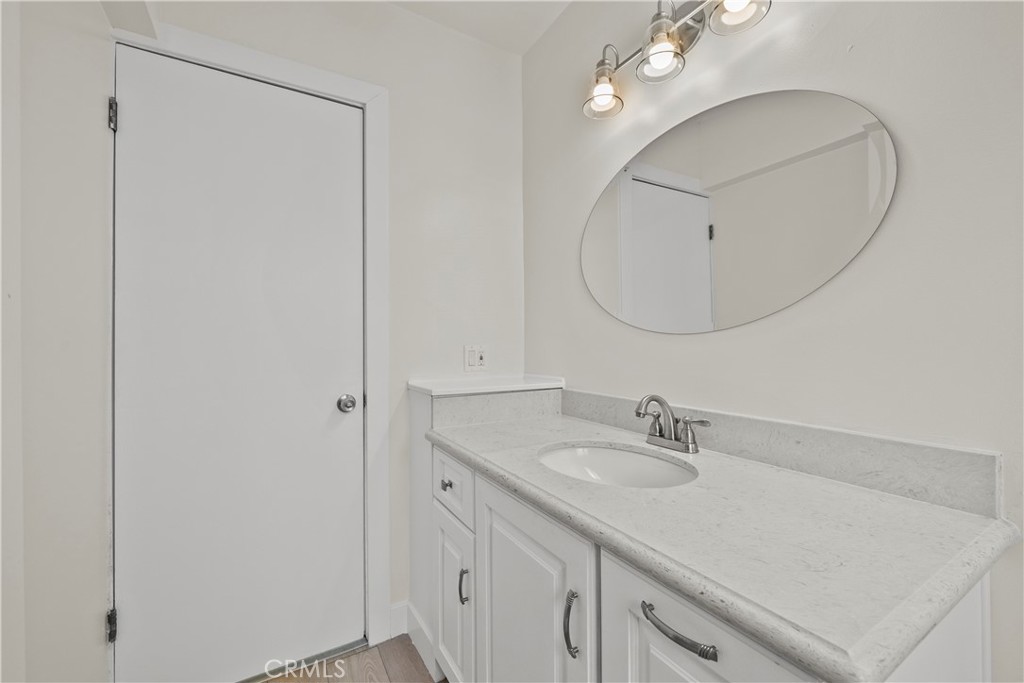 North Hollywood Condo: 12554 Lorne Street